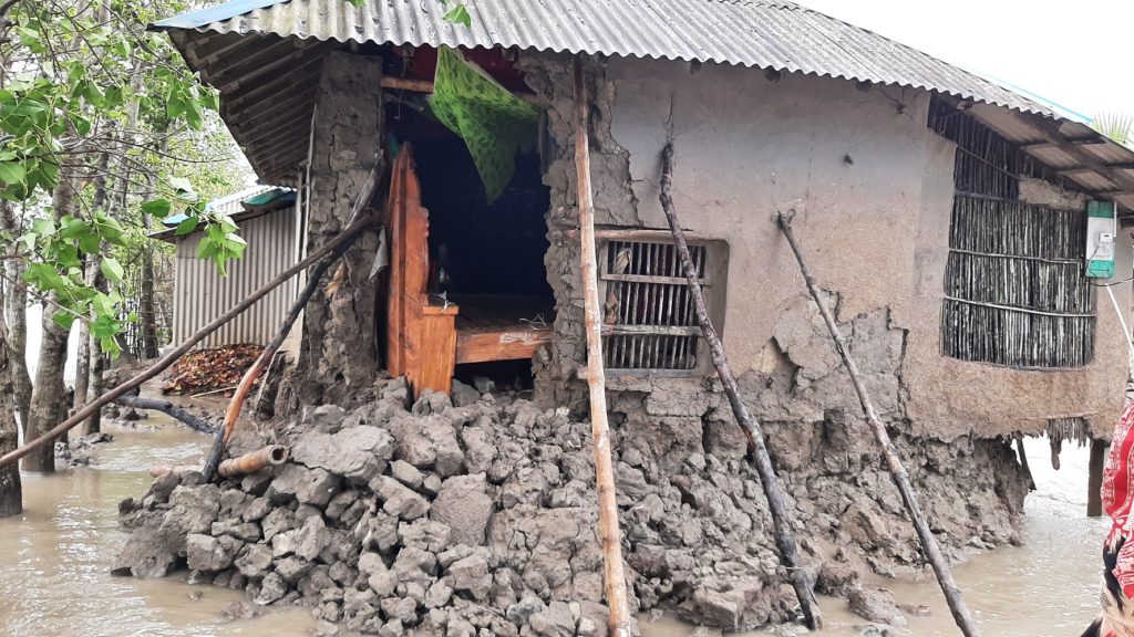 A home disintegrates due to flooding in the aftermath of Cyclone Yaas. © FRIENDSHIP