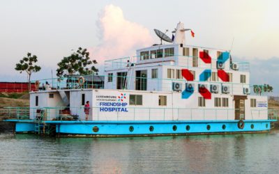 Un bateau hôpital de Friendship aux couleurs de la Coopération luxembourgeoise