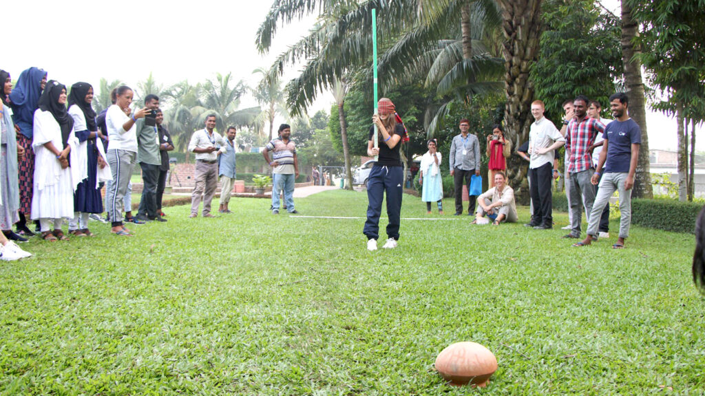 The students from both countries participated in group activities and sports to foster camaraderie. © Bishal Akash/Friendship