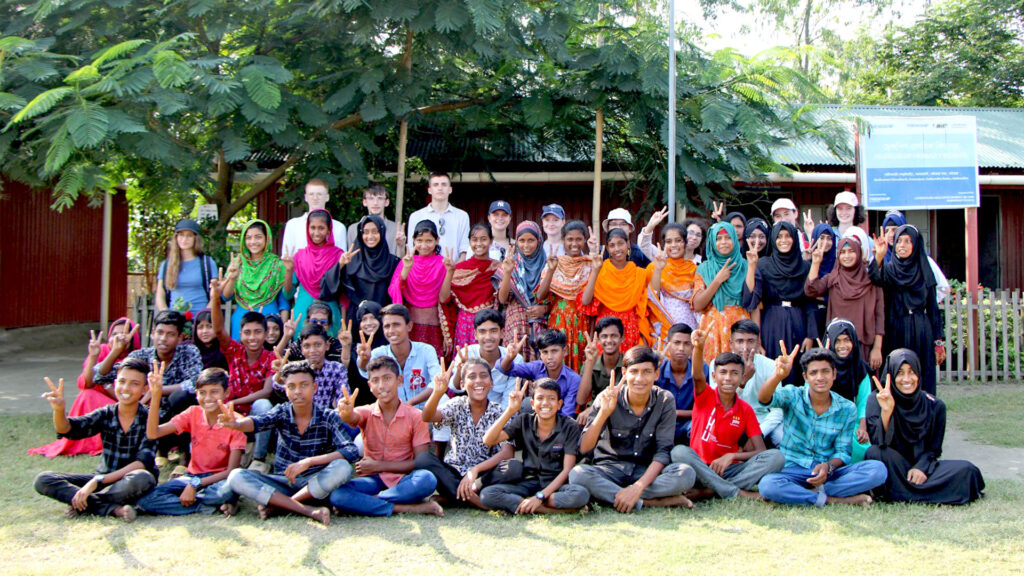 The students of Friendship Schools spent the day speaking about their lives with the students from Luxembourg. © Bishal Akash/Friendship